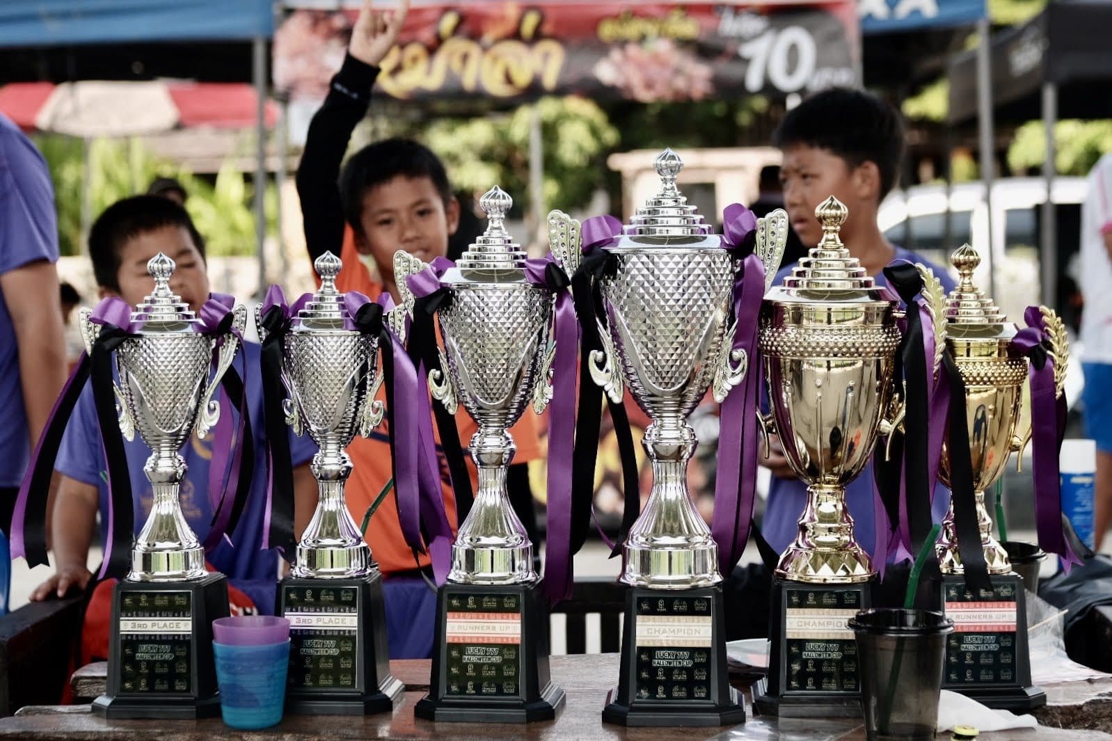 นักเตะเยาวชนฝึกซ้อมและลงเล่นที่ Esara FC School ในเชียงใหม่